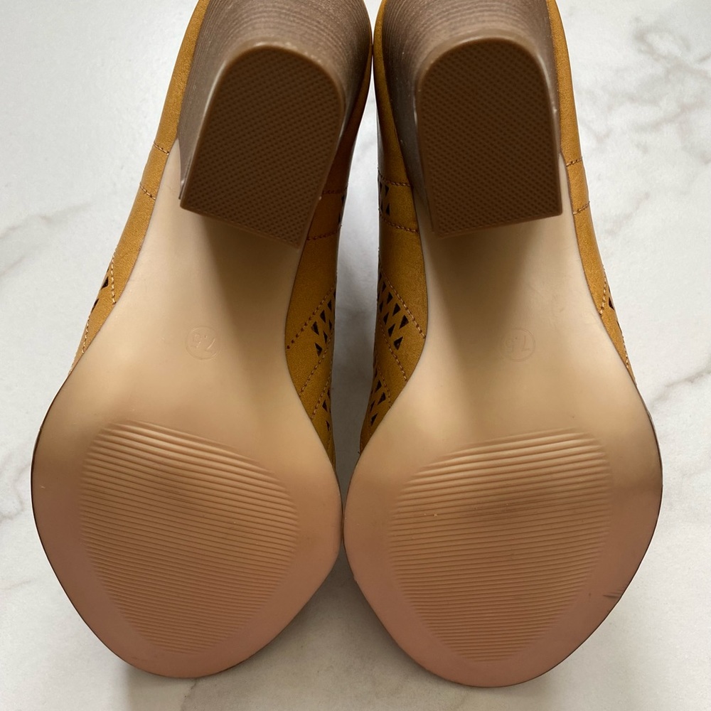 Altar’d State laser cut open toe booties - Picture 5 of 6